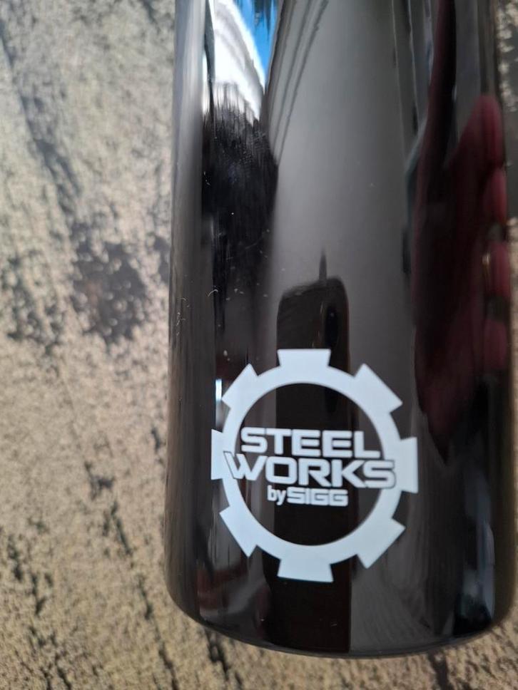 Sigg Thermosfles 0.7L - Nieuw!, Huis en Inrichting, Keuken | Keukenbenodigdheden, Nieuw, Ophalen of Verzenden