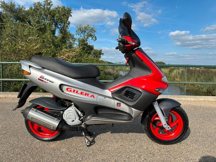 Originele Gilera Runner 125 Dubbeldisk Sp Pro (125cc,180cc), Motoren, Tuning en Styling, Ophalen