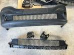 voorbumper trafic 620223380r rooster onderplaat 93451389, Auto-onderdelen, Carrosserie en Plaatwerk, Gebruikt, Voor, Renault, Bumper