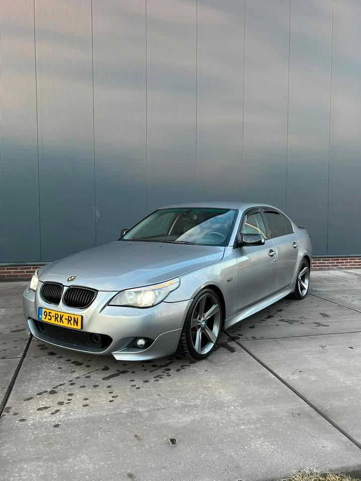 BMW 5-Serie 2.5  523i AUT 2005 Grijs, Auto's, BMW, Particulier, 5-Serie, ABS, Achteruitrijcamera, Adaptieve lichten, Adaptive Cruise Control
