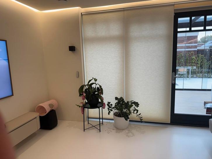 Raambekleding - Wit/Crème/Beige -draadloos electrisch wifi, Huis en Inrichting, Stoffering | Gordijnen en Lamellen, Zo goed als nieuw
