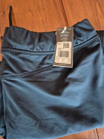 Adidas sportbroek- loungebroek zwart maat M met kaartje.  beschikbaar voor biedingen