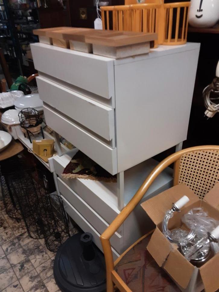 Nachtkastjes - licht beschadigd niet storend, Huis en Inrichting, Kasten | Kledingkasten, Gebruikt, Minder dan 100 cm, Minder dan 50 cm