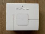 45W MagsSafe Power Adapter for Macbook Air, Apple MC747Z/A, Computers en Software, Laptop-opladers, Ophalen of Verzenden, Zo goed als nieuw