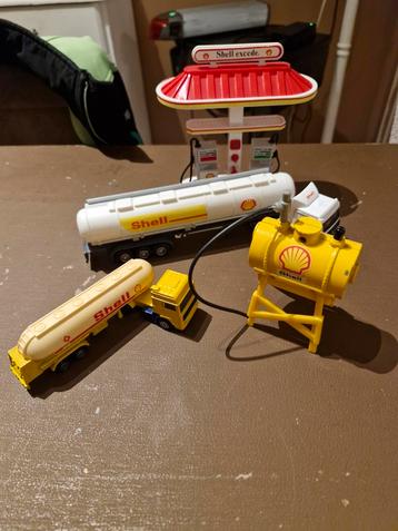 Shell Tankwagen en Pomp Set beschikbaar voor biedingen