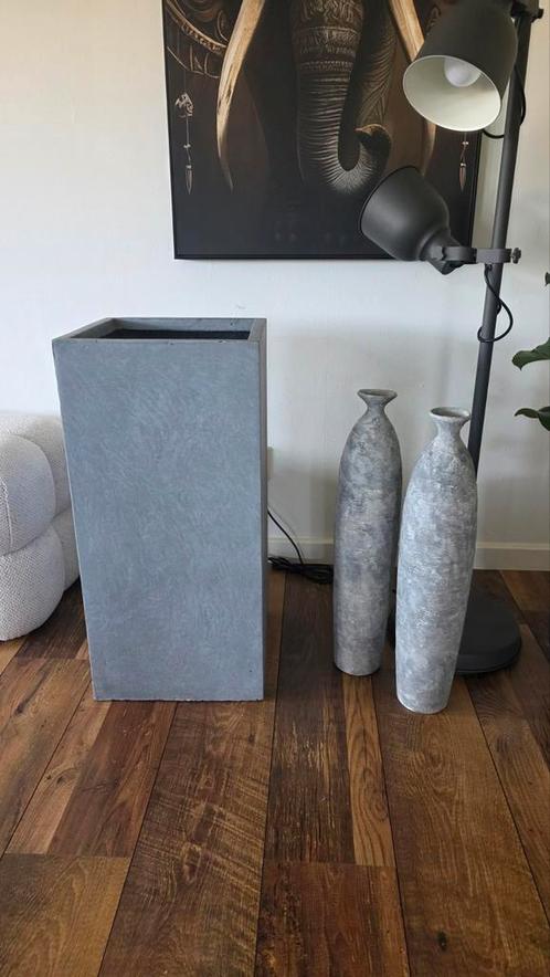 Stoere plantenbak en 2 decoratie vazen betonlook, Huis en Inrichting, Woonaccessoires | Zuilen en Pilaren, Zo goed als nieuw, Ophalen