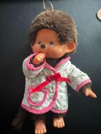 Monchhichi Sekiguchi 1974 blue eyes 20 cm met jasje, Verzamelen, Ophalen of Verzenden, Gebruikt