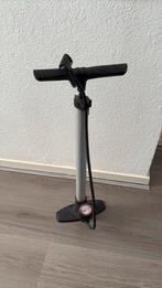 Fietspomp, Fietsen en Brommers, Fietsaccessoires | Fietspompen, Ophalen of Verzenden, Drukmeter, Gebruikt
