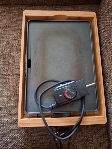 Tafelgrill met Houten Frame beschikbaar voor biedingen