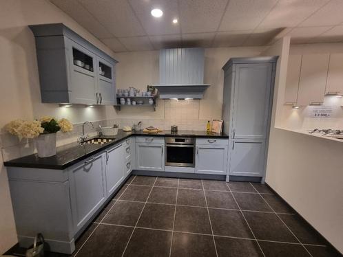 OB023 – Bristol agaat blauw showroom Keuken, Huis en Inrichting, Keuken | Complete keukens, Nieuw, Hoekkeuken, Blauw, Graniet of Steen