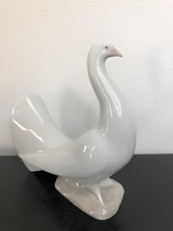 NAO Lladro porselein: Duif (Reyshof) beschikbaar voor biedingen