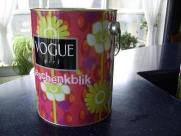 blik van voque, met deksel 19.5 h x 16 doorsnee beschikbaar voor biedingen