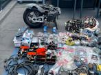 1000 stuk plus - onderdelen SYM X PRO, Fietsen en Brommers, Brommeronderdelen | Scooters, Ophalen, Nieuw, Blok