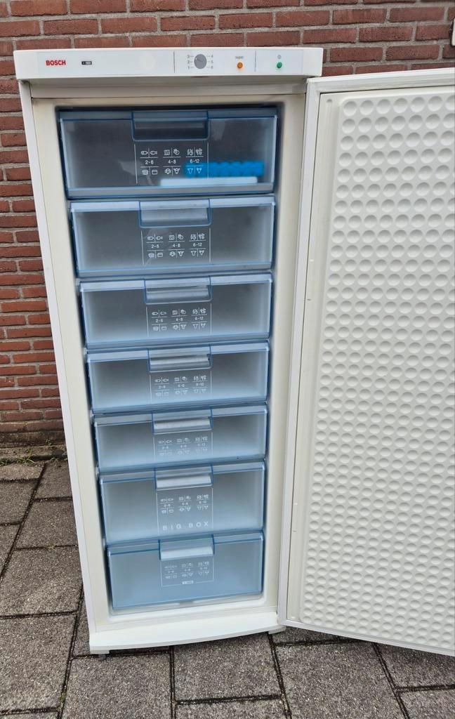 2 keer vrieskast Bosch/ vriezer liebherr tafelmodel, Witgoed en Apparatuur, Vriezers en Diepvrieskisten, Gebruikt, Vrijstaand