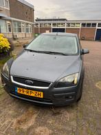 Ford Focus 1.6 74KW 5D 2005 Grijs, Auto's, Ford, 1596 cc, 15 km/l, 4 cilinders, Origineel Nederlands