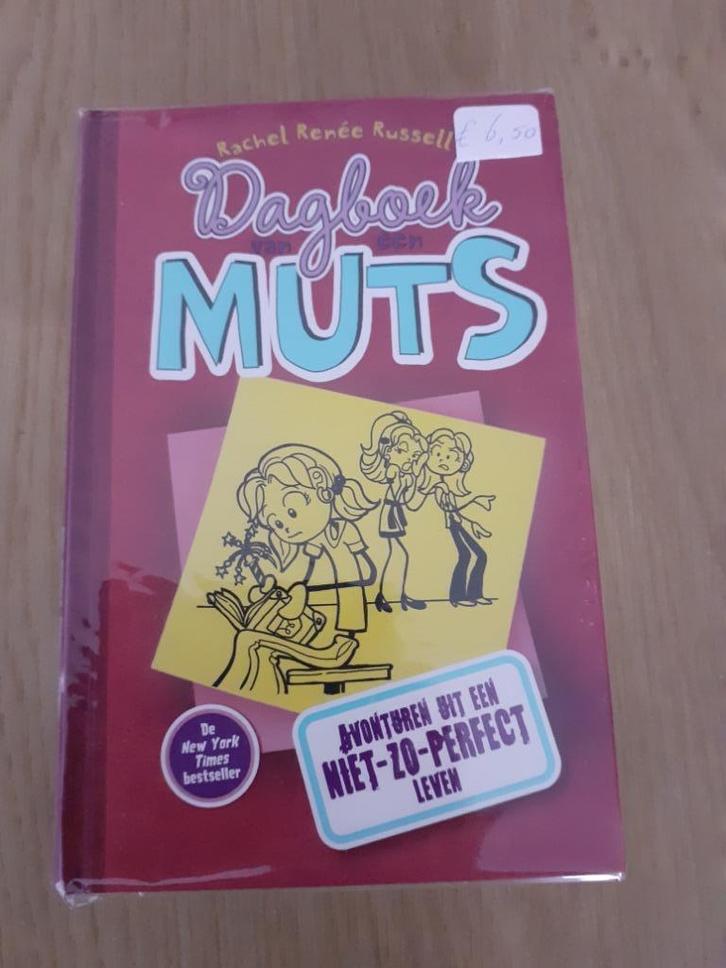 Dagboek van een muts-avonturen van een niet zo perfect leven, Boeken, Kinderboeken | Jeugd | 10 tot 12 jaar, Zo goed als nieuw