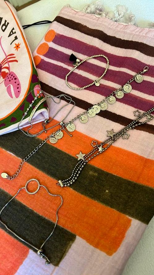 6 hele leuke zilverkleurige armbandjes, sterren, zomer, Sieraden, Tassen en Uiterlijk, Armbanden, Zo goed als nieuw, Zilver, Ophalen of Verzenden