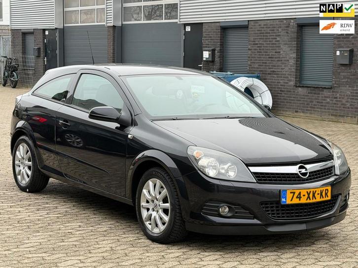 Opel Astra GTC 1.8 Temptation AIRCO CRUISE NAP nieuw APK, Auto's, Opel, Bedrijf, Te koop, Astra, Airbags, Airconditioning, Boordcomputer