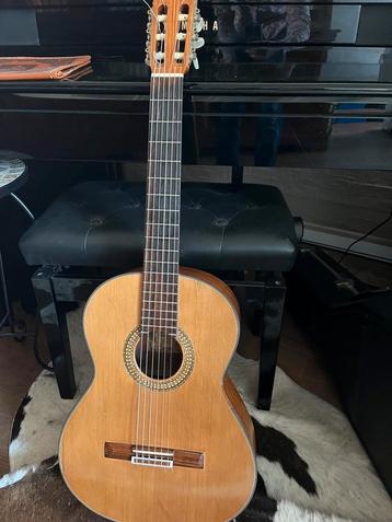 Ibanez klassieke gitaar, een goeie beschikbaar voor biedingen