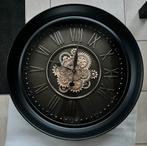 Wand klok zwart met goud en draaiende tandwielen, Huis en Inrichting, Ophalen, Gebruikt, Wandklok