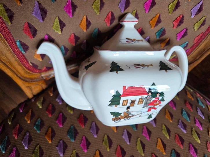 MASON'S Theepot Christmas, Huis en Inrichting, Keuken | Servies, Zo goed als nieuw, Overige typen, Overige stijlen, Porselein