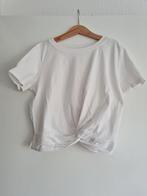 Wit shirt met knoop detail Mt 128-134, Ophalen of Verzenden, Zo goed als nieuw, Meisje, Shirt of Longsleeve