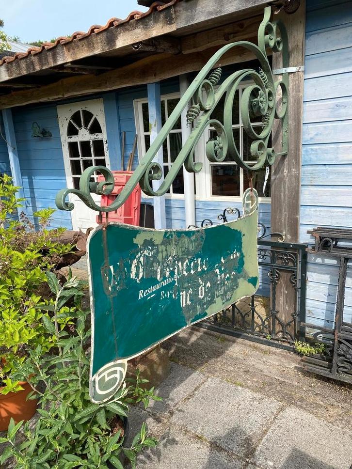 Een groen smeedijzer reclame bord hangbord naambord, Antiek en Kunst, Curiosa en Brocante, Ophalen