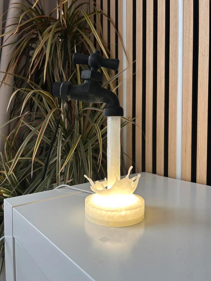 Lamp “zwevende kraan” tafellamp, desidn lamp led usb, Huis en Inrichting, Lampen | Tafellampen, Nieuw, Minder dan 50 cm, Ophalen of Verzenden
