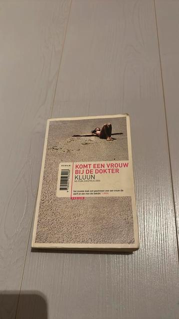 Kluun - Komt een vrouw bij de dokter (Zeer Goede Staat) beschikbaar voor biedingen