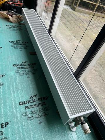 Lage radiator 200 cm beschikbaar voor biedingen