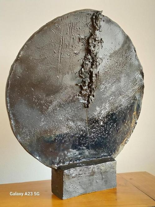 Modern keramisch  beeldhouwwerk zwarte schijf, Antiek en Kunst, Kunst | Designobjecten, Ophalen of Verzenden