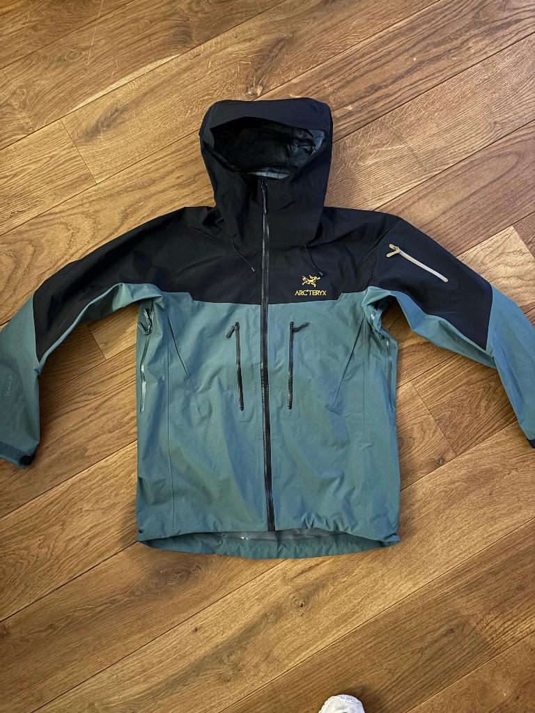 Arc Teryx Alpha SV jas maat L, Kleding | Heren, Jassen | Winter, Nieuw, Maat 52/54 (L), Overige kleuren, Ophalen of Verzenden