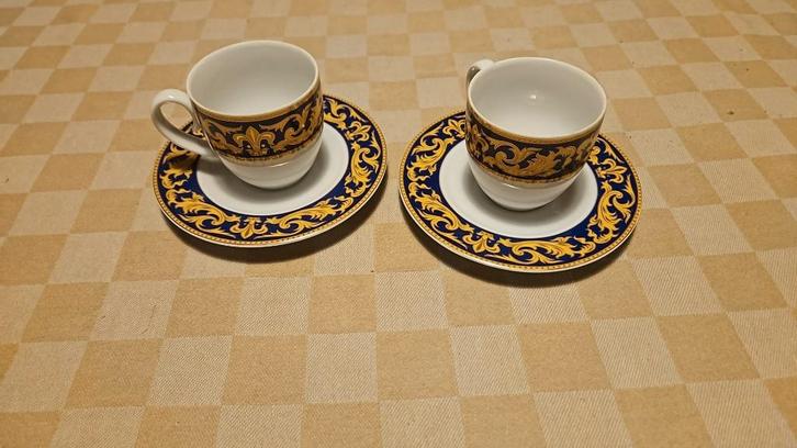 2 kopjes schotels puntgaaf porselein frans Alexandre, Huis en Inrichting, Keuken | Servies, Nieuw, Kop(pen) en/of Schotel(s), Overige stijlen