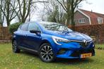 Renault Clio 1.0 TCe 90pk GPF 2023 Techno ZGAN!! NL-Auto, Auto's, Voorwielaandrijving, Blauw, Leder en Stof, USB