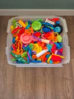 Een bak vol met klei spulletjes, play doh, Ophalen, Gebruikt