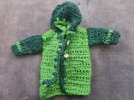 gebreide groene barbie jas, Ophalen of Verzenden, Gebruikt, Kleertjes