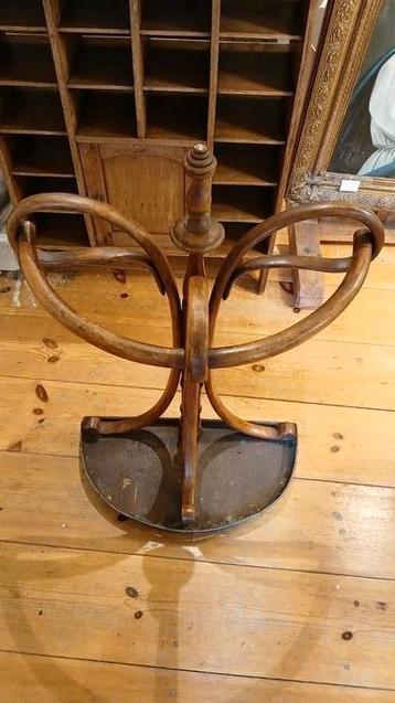 Antieke THONET paraplu standaard paraplubak Jugendstil beschikbaar voor biedingen