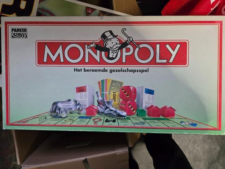 Monopoly Het beroemde gezelschapsspel, Hobby en Vrije tijd, Gezelschapsspellen | Bordspellen, Gebruikt, Vijf spelers of meer, Ophalen