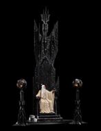 Weta LOTR Saruman the White on Throne, West Campus 1 76863 Herxheim (DE), Heo GmbH, Nieuw, Ophalen of Verzenden