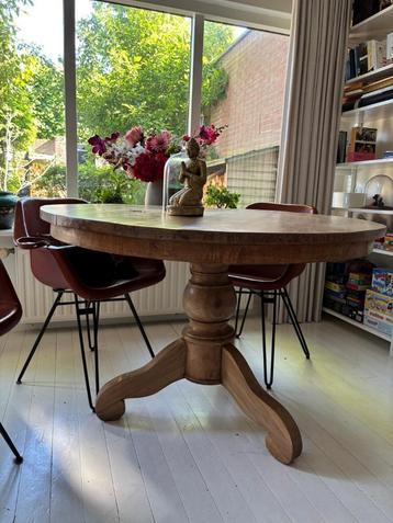 Massief teak houten tafel  beschikbaar voor biedingen