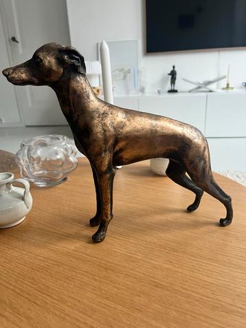 Bronzen Windhond Beeld Signed beschikbaar voor biedingen