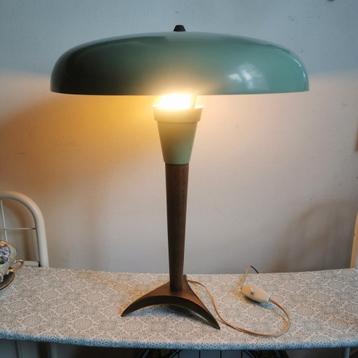 Zeldzame Vintage Tripod Lamp, industrieel  beschikbaar voor biedingen