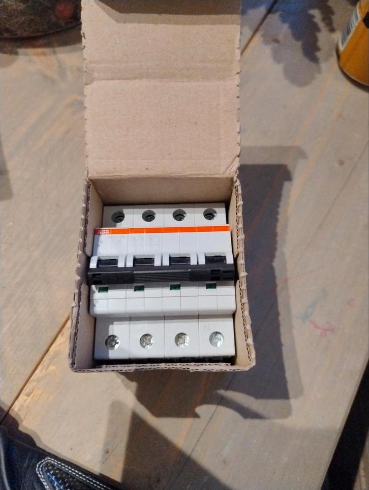 ABB S203-C16NA Installatie automaat, Doe-het-zelf en Verbouw, Elektra en Kabels, Nieuw, Overige typen, Ophalen of Verzenden