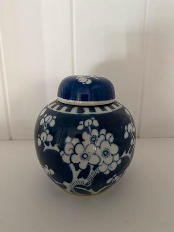 Gemberpotje blauw wit motief beschikbaar voor biedingen