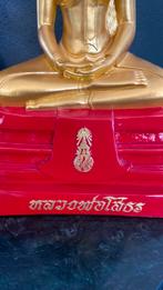 Gouden Boeddhabeeld op rood voetstuk uit Thailand, Ophalen of Verzenden
