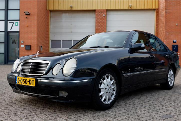 Mercedes-Benz E-Klasse 2.1 CDI E220 Sedan Classic AUT 2000, Auto's, Mercedes-Benz, Particulier, E-Klasse, Diesel, Sedan, Automaat