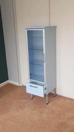Ikea badkamerkast met 3 glazen plankjes, Huis en Inrichting, Badkamer | Badkamermeubels, (Half)hoge kast, Minder dan 50 cm, Gebruikt