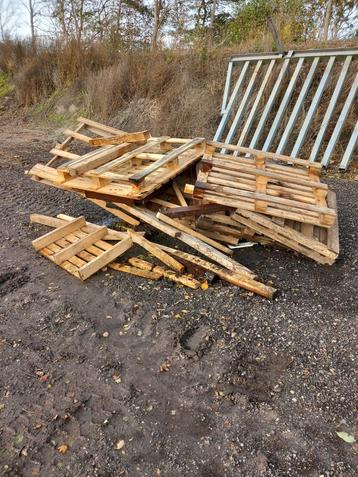 Houten Pallets - Gratis Af te Halen beschikbaar voor biedingen