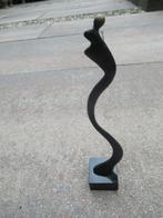 BRONZEN BEELDJE op marmeren voet hoog 22 cm elegant € 25, Antiek en Kunst, Ophalen of Verzenden