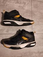 JORDAN STAY LOYAL 3 UNISEX maat 33, Sportschoenen, Ophalen of Verzenden, Zo goed als nieuw, Jordan